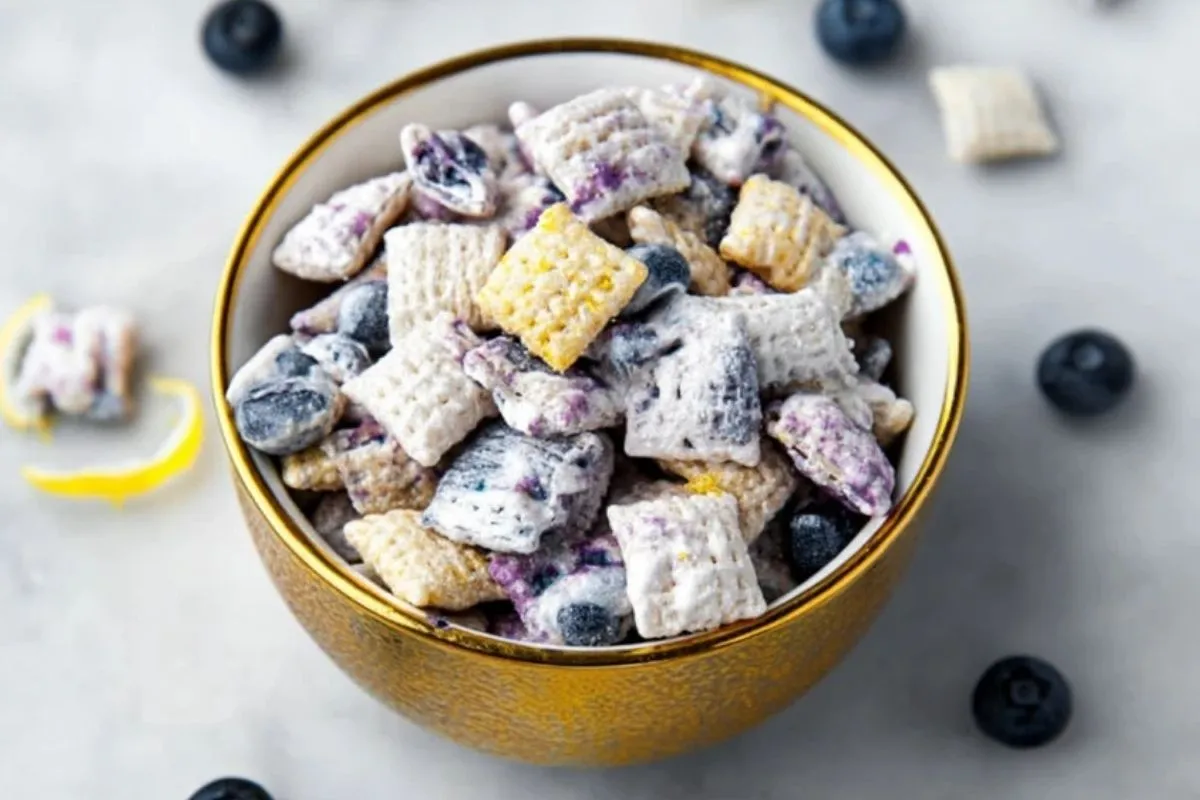 Mélange De Friandises Au Fromage Blanc, Myrtilles Et Citron